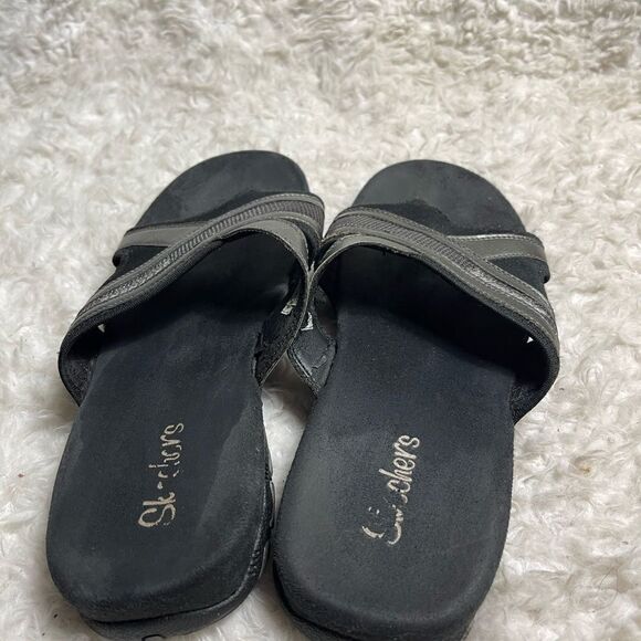 Skechers black & metallic gray slip on thong sandals rubber soles size 11. - Picture 9 of 10